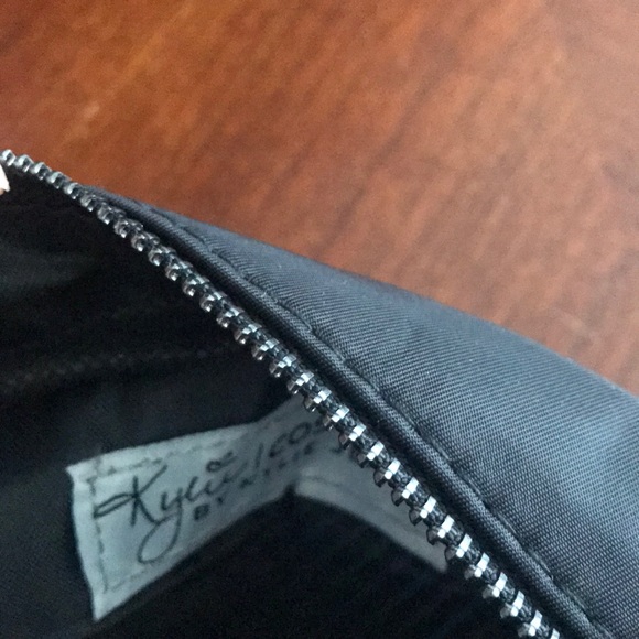 Kylie makeup cosmetics bag - Picture 3 of 4